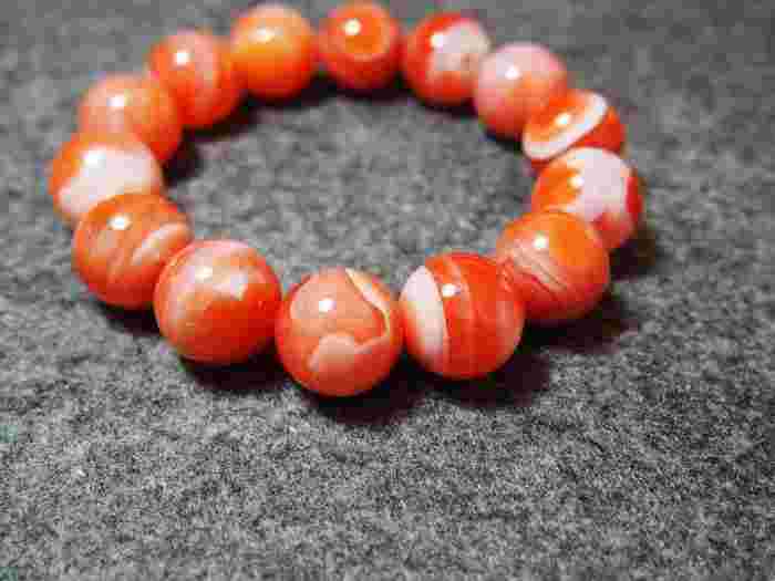 南红多少钱一克2021南红多少钱一克2021年价格-第2张图片-翡翠网 南红多少钱一克2021南红多少钱一克2021年价格-第2张图片-翡翠网