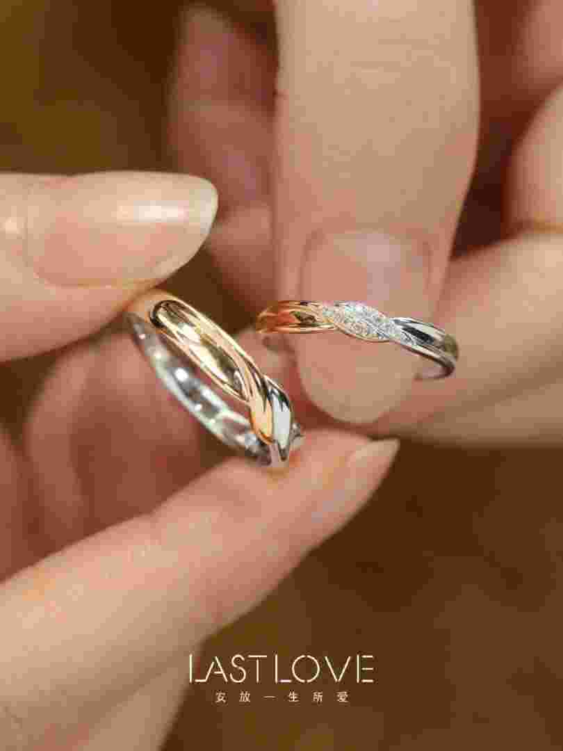 一千左右的情侣戒指,一千左右的情侣戒指多少钱-第1张图片-翡翠网
