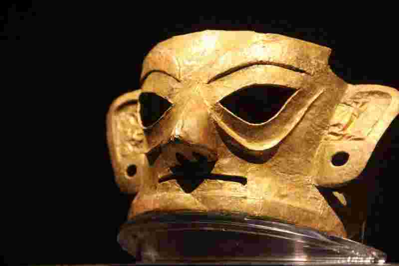 黄金面具在线完整版免费观看黄金面具-第1张图片-翡翠网