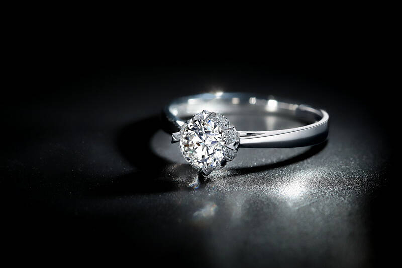 钻戒定制是不是更便宜钻戒定制有什么猫腻-第2张图片-翡翠网 钻戒定制是不是更便宜钻戒定制有什么猫腻-第2张图片-翡翠网