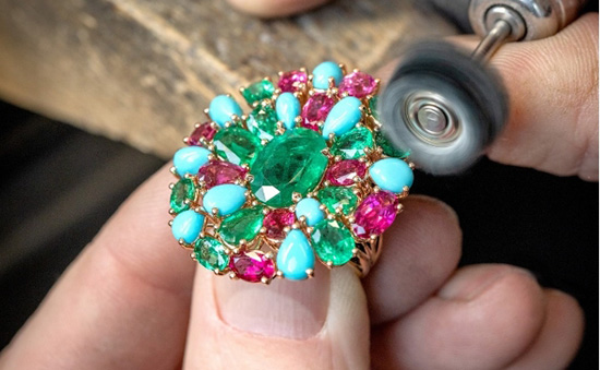 华贵不失浪漫 Chopard 推出 Julia Roberts 合作系列高级珠宝套装-第3张图片-翡翠网 华贵不失浪漫 Chopard 推出 Julia Roberts 合作系列高级珠宝套装-第3张图片-翡翠网