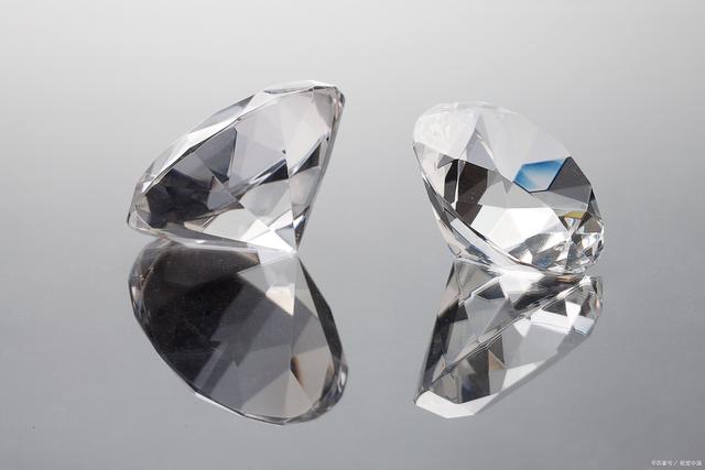 莫桑石和钻石的化学成分,莫桑石和钻石的缩写-第2张图片-翡翠网