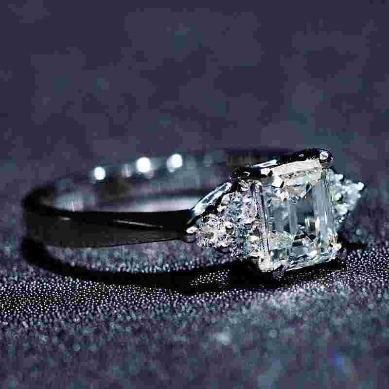 一克拉h色钻戒能卖多少钱一克拉j色钻石怎么样-第2张图片-翡翠网 一克拉h色钻戒能卖多少钱一克拉j色钻石怎么样-第2张图片-翡翠网