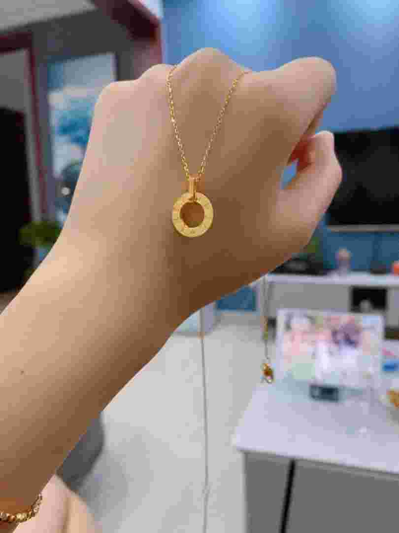 周大福官方网站旗舰店珠宝手链周大福官方网站旗舰店项链-第1张图片-翡翠网