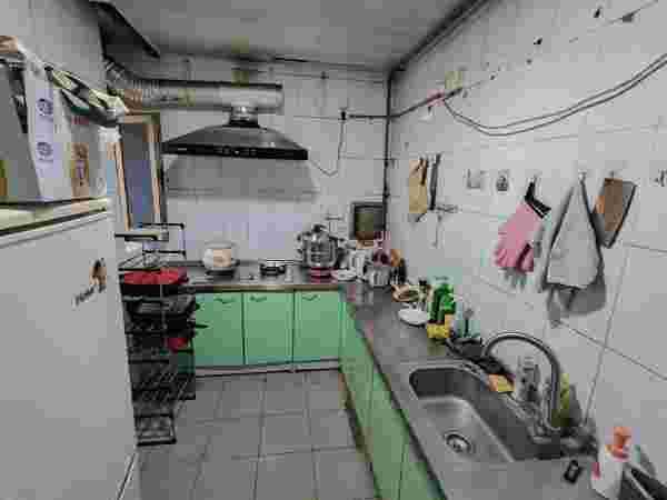 青岛黄金广场是谁的青岛黄金广场-第1张图片-翡翠网