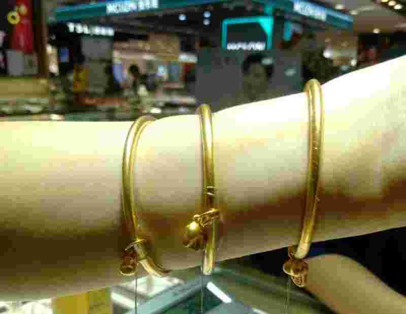 实体店一个金手镯大概多少钱的简单介绍-第1张图片-翡翠网 实体店一个金手镯大概多少钱的简单介绍-第1张图片-翡翠网