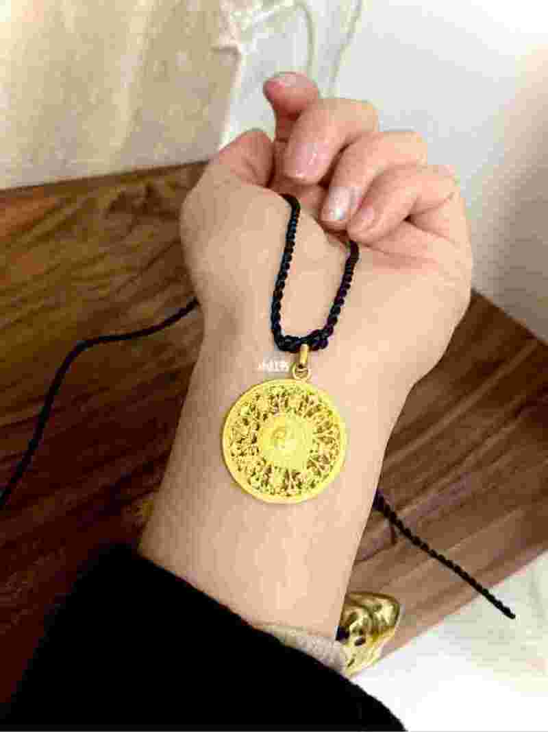 黄金罗盘****观看英文版黄金罗盘高清-第2张图片-翡翠网 黄金罗盘****观看英文版黄金罗盘高清-第2张图片-翡翠网