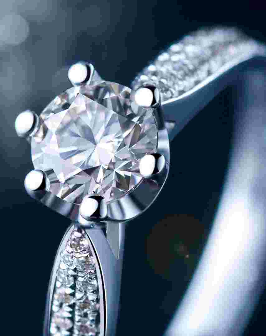 钻戒最经典的几种款式图片钻戒最经典的几种款式-第1张图片-翡翠网 钻戒最经典的几种款式图片钻戒最经典的几种款式-第1张图片-翡翠网