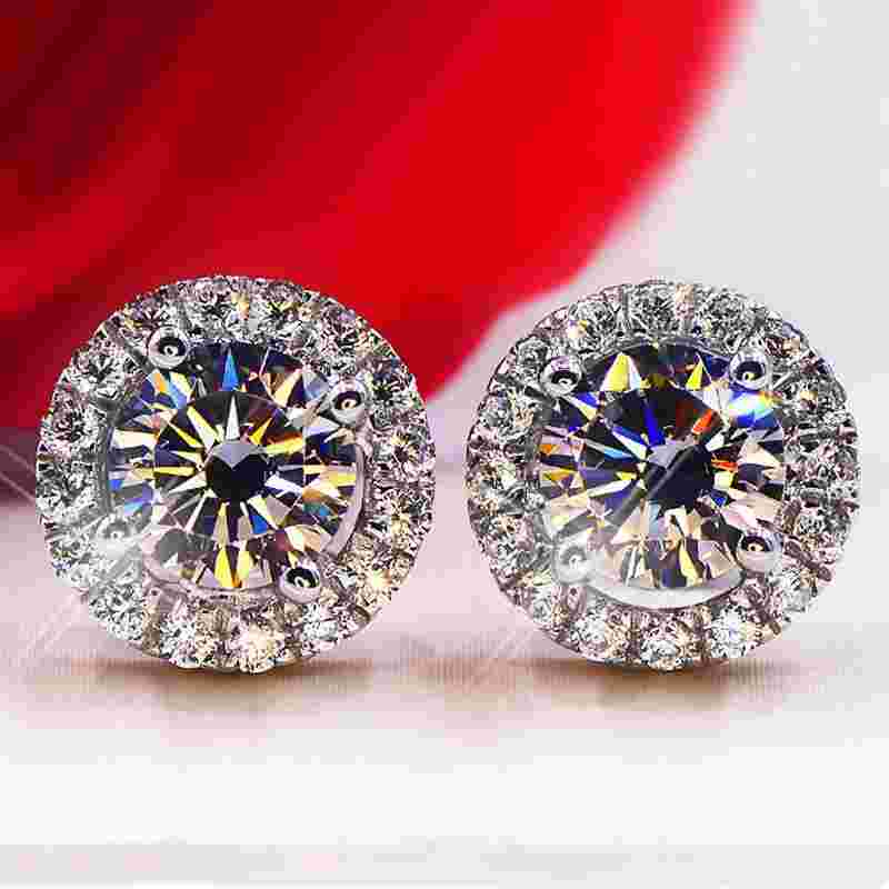 耳钉一克拉是单钻还是一共一克拉钻石耳钉大不大-第2张图片-翡翠网 耳钉一克拉是单钻还是一共一克拉钻石耳钉大不大-第2张图片-翡翠网