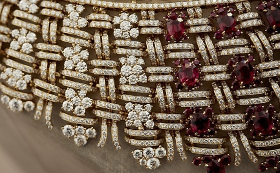 Chanel 香奈儿 Tweed Royal 钻石和红宝石项链 耗时2400小时的匠心之作-第2张图片-翡翠网