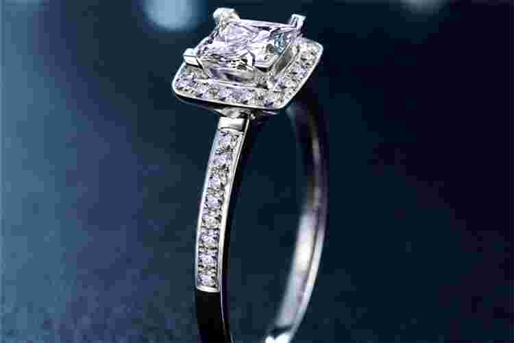 2020新款钻戒女款图新款钻石戒指图片-第2张图片-翡翠网 2020新款钻戒女款图新款钻石戒指图片-第2张图片-翡翠网