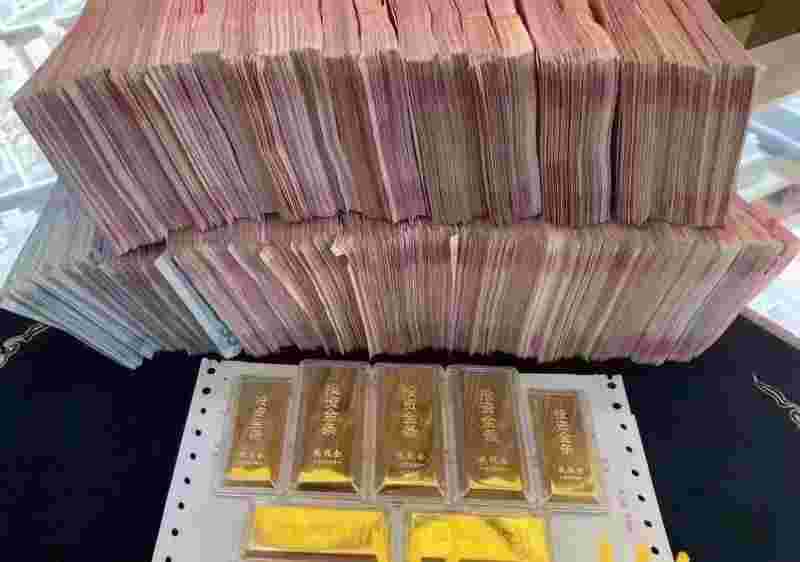 为什么有钱人不讲究穿衣为什么有钱人不戴黄金-第1张图片-翡翠网 为什么有钱人不讲究穿衣为什么有钱人不戴黄金-第1张图片-翡翠网