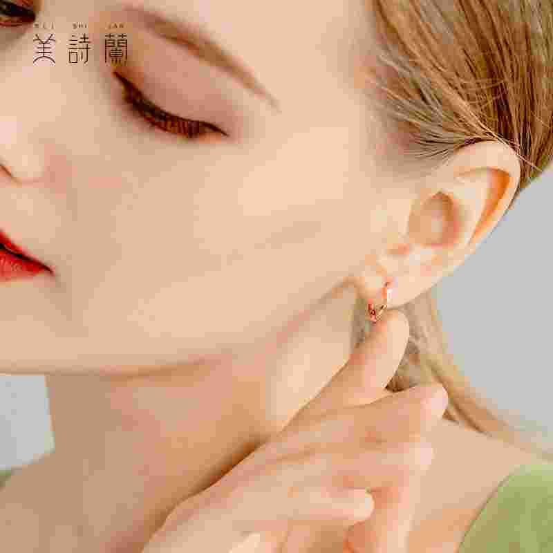 银耳环,银耳环颗粒的功效-第1张图片-翡翠网 银耳环,银耳环颗粒的功效-第1张图片-翡翠网