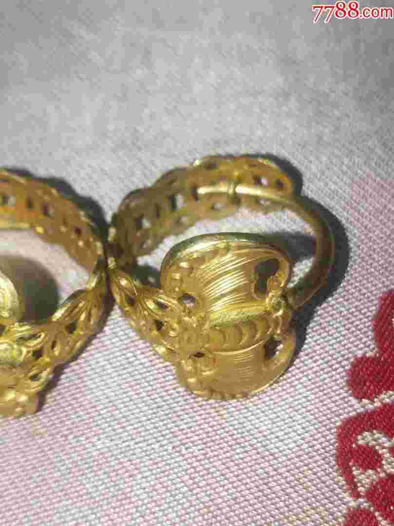 老式金耳环一般多少克,老式黄金耳环圈大概几个-第1张图片-翡翠网 老式金耳环一般多少克,老式黄金耳环圈大概几个-第1张图片-翡翠网