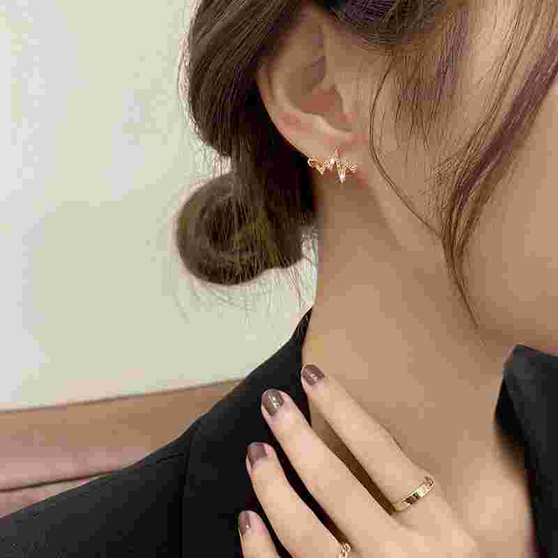 2021年新款耳环,2021年最新款耳环-第1张图片-翡翠网 2021年新款耳环,2021年最新款耳环-第1张图片-翡翠网