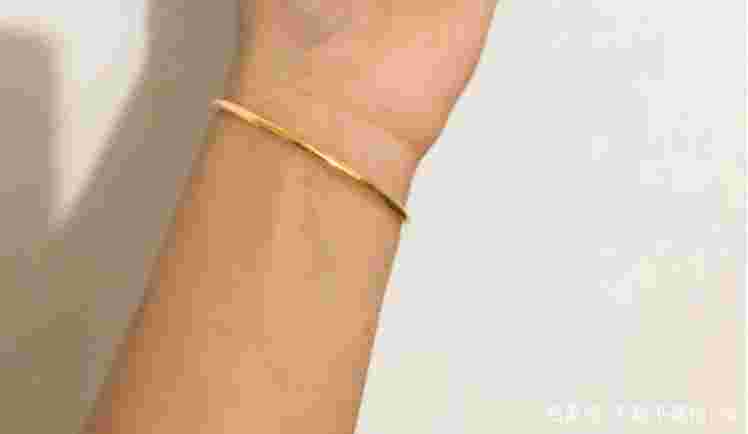 实心金手镯40克合适吗实心金手镯40克大吗-第2张图片-翡翠网 实心金手镯40克合适吗实心金手镯40克大吗-第2张图片-翡翠网