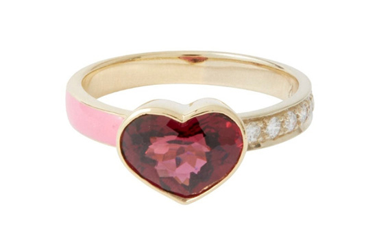 下午茶元素雕刻复古时光 纽约珠宝商Unhada 推出 Tea Party 系列-第2张图片-翡翠网 下午茶元素雕刻复古时光 纽约珠宝商Unhada 推出 Tea Party 系列-第2张图片-翡翠网