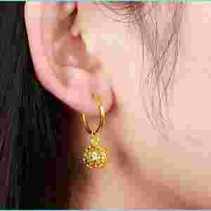 今年流行的金耳环款式,今年流行的黄金耳钉款式-第2张图片-翡翠网 今年流行的金耳环款式,今年流行的黄金耳钉款式-第2张图片-翡翠网