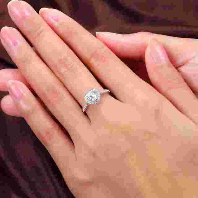 买钻戒要注意什么才不会被骗,买钻戒的三大忌讳-第1张图片-翡翠网 买钻戒要注意什么才不会被骗,买钻戒的三大忌讳-第1张图片-翡翠网