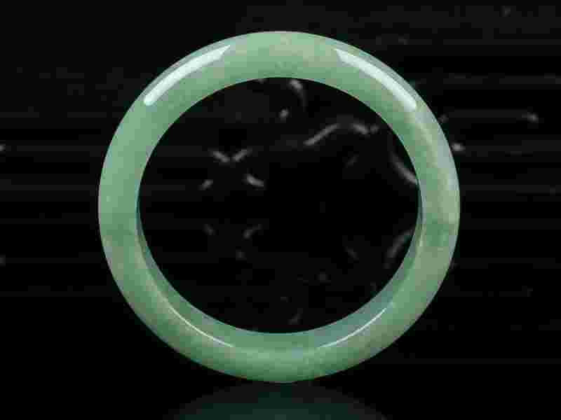 60岁老人戴翡翠手镯样式图片60岁老人戴翡翠手镯样式-第2张图片-翡翠网