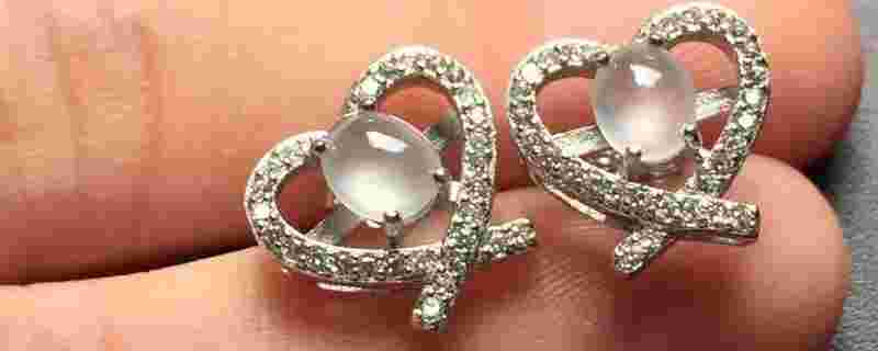 为什么不建议戴925的银,为什么不建议戴925的银手镯-第1张图片-翡翠网 为什么不建议戴925的银,为什么不建议戴925的银手镯-第1张图片-翡翠网