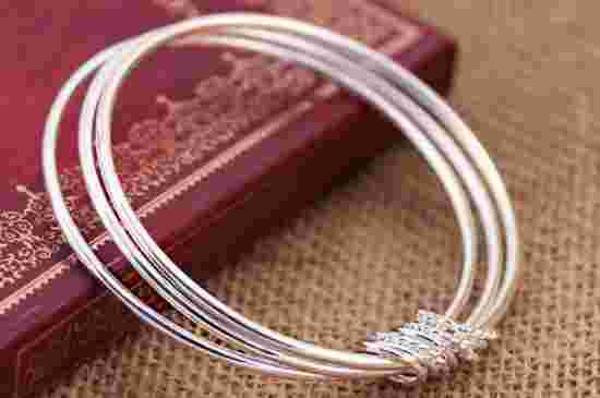 为什么不建议戴925的银,为什么不建议戴925的银手镯-第2张图片-翡翠网 为什么不建议戴925的银,为什么不建议戴925的银手镯-第2张图片-翡翠网