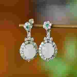 和田玉耳环镶嵌图片和田玉耳环功效与作用-第2张图片-翡翠网 和田玉耳环镶嵌图片和田玉耳环功效与作用-第2张图片-翡翠网