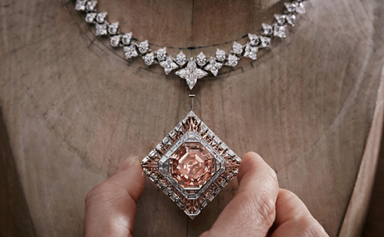 11主题系列 回溯19世纪艺术之光!Louis Vuitton发布“匠艺心生”系列-第1张图片-翡翠网 11主题系列 回溯19世纪艺术之光!Louis Vuitton发布“匠艺心生”系列-第1张图片-翡翠网