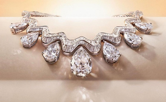 纪念品牌140周年 BVLGARI 公布一件 Serpenti 华彩永续钻石项链-第1张图片-翡翠网 纪念品牌140周年 BVLGARI 公布一件 Serpenti 华彩永续钻石项链-第1张图片-翡翠网