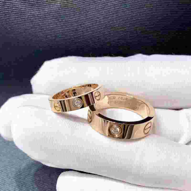 卡地亚戒指官网价格查询卡地亚戒指官网价格-第1张图片-翡翠网 卡地亚戒指官网价格查询卡地亚戒指官网价格-第1张图片-翡翠网