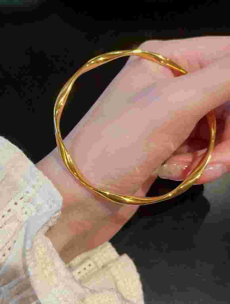 周大福黄金手镯款式图片及价格,周大福黄金手镯款式图片及价格2024年-第1张图片-翡翠网 周大福黄金手镯款式图片及价格,周大福黄金手镯款式图片及价格2024年-第1张图片-翡翠网