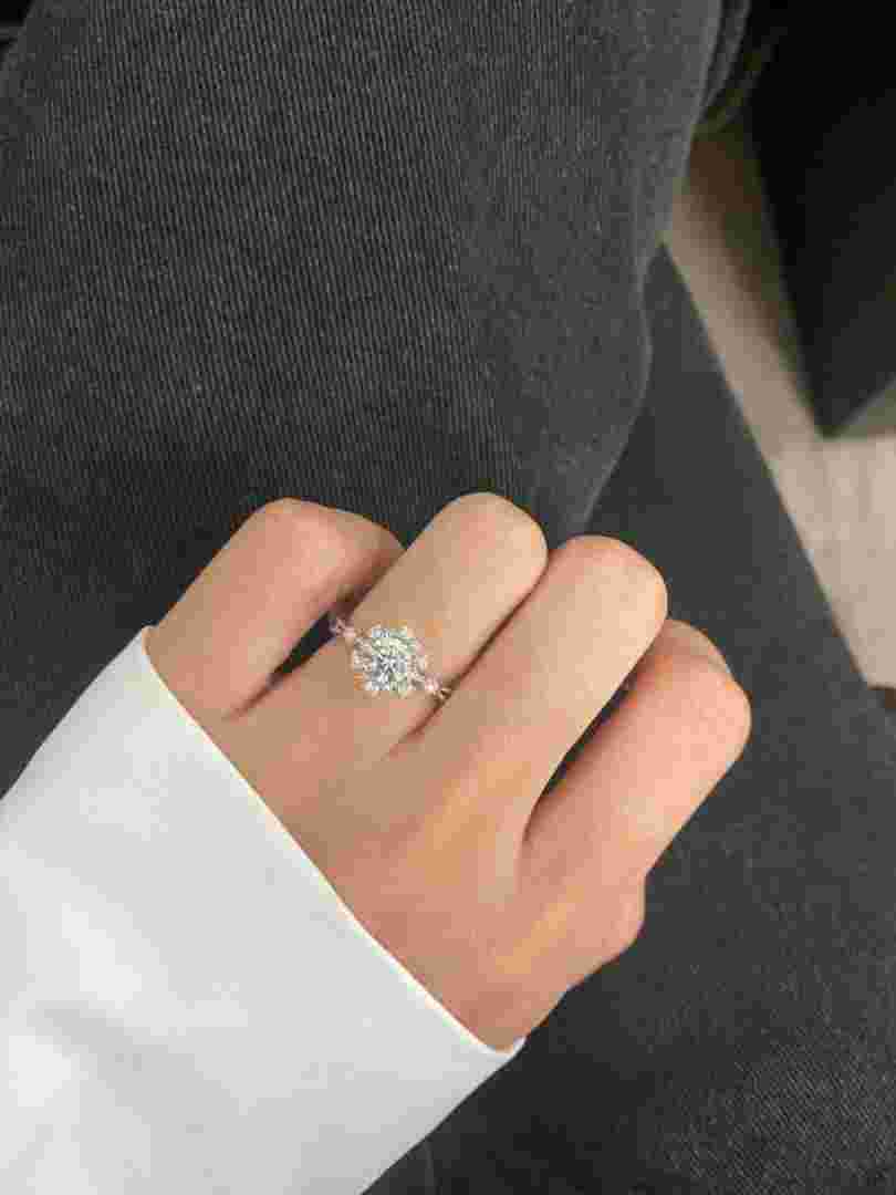 包含ctloves钻戒官网的词条-第1张图片-翡翠网