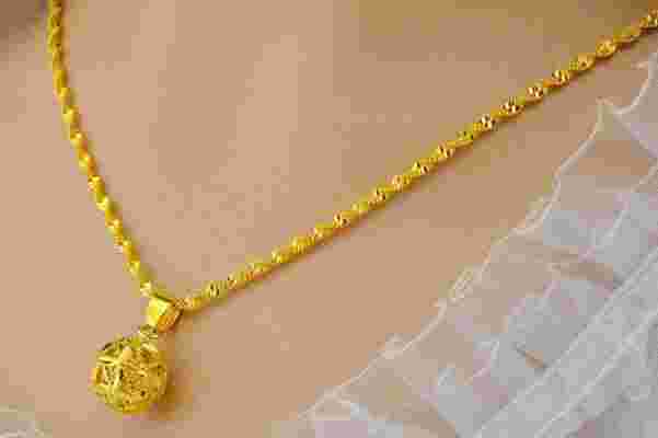 60岁妈带什么款黄金项链60岁妈带什么款黄金项链约多少钱-第1张图片-翡翠网 60岁妈带什么款黄金项链60岁妈带什么款黄金项链约多少钱-第1张图片-翡翠网