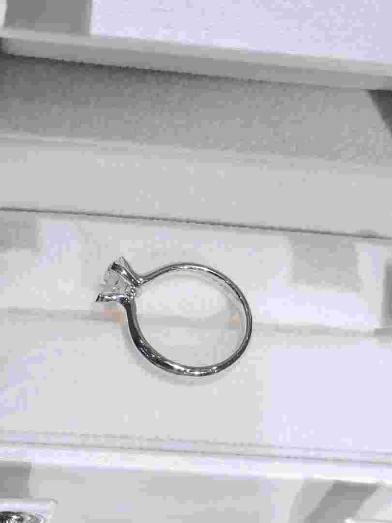 四爪钻戒的寓意四爪钻戒的寓意和卖点有哪些-第1张图片-翡翠网 四爪钻戒的寓意四爪钻戒的寓意和卖点有哪些-第1张图片-翡翠网