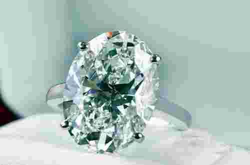 钻石十克拉多少钱,钻石10克拉多少人民币-第1张图片-翡翠网