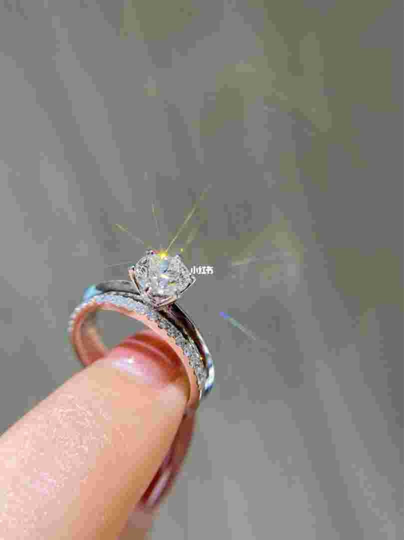 钻戒的钻石掉了怎么办钻戒钻石掉了怎么办-第2张图片-翡翠网
