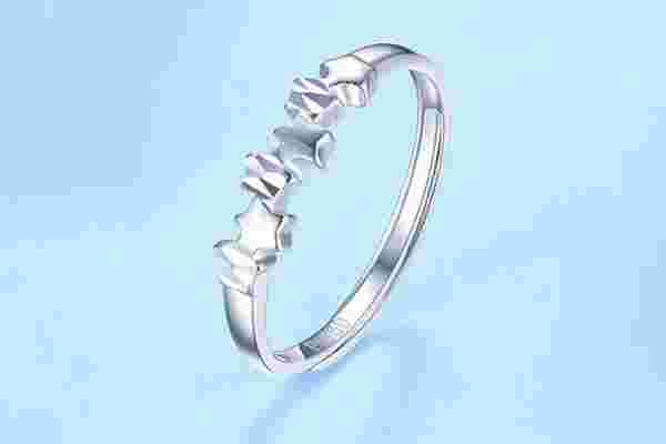 白金戒指一般什么价位白金的金戒指多少钱-第1张图片-翡翠网