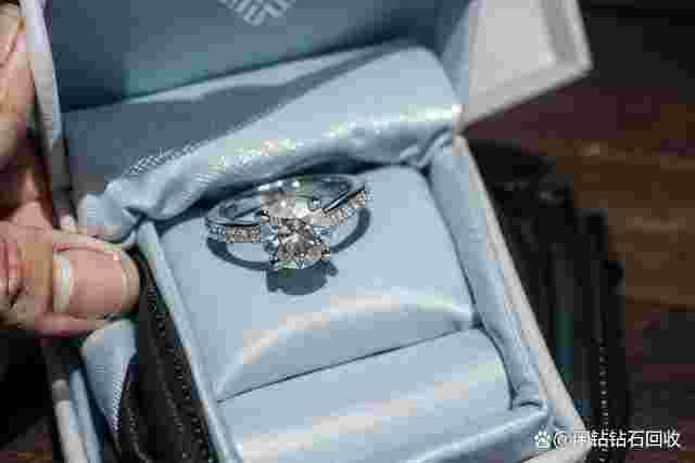 2万的钻戒回收多少钱,二万的钻戒回收多少钱-第2张图片-翡翠网 2万的钻戒回收多少钱,二万的钻戒回收多少钱-第2张图片-翡翠网