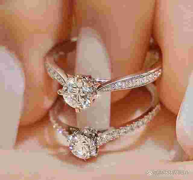 订婚戒指和结婚戒指的区别订婚戒指和结婚戒指的区别是什么-第1张图片-翡翠网 订婚戒指和结婚戒指的区别订婚戒指和结婚戒指的区别是什么-第1张图片-翡翠网