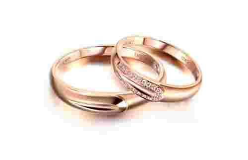 结婚戒指哪个品牌款式好看最好的结婚戒指品牌-第1张图片-翡翠网 结婚戒指哪个品牌款式好看最好的结婚戒指品牌-第1张图片-翡翠网