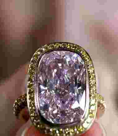 最稀有的彩色钻石是什么,最稀有的彩色钻石-第2张图片-翡翠网 最稀有的彩色钻石是什么,最稀有的彩色钻石-第2张图片-翡翠网