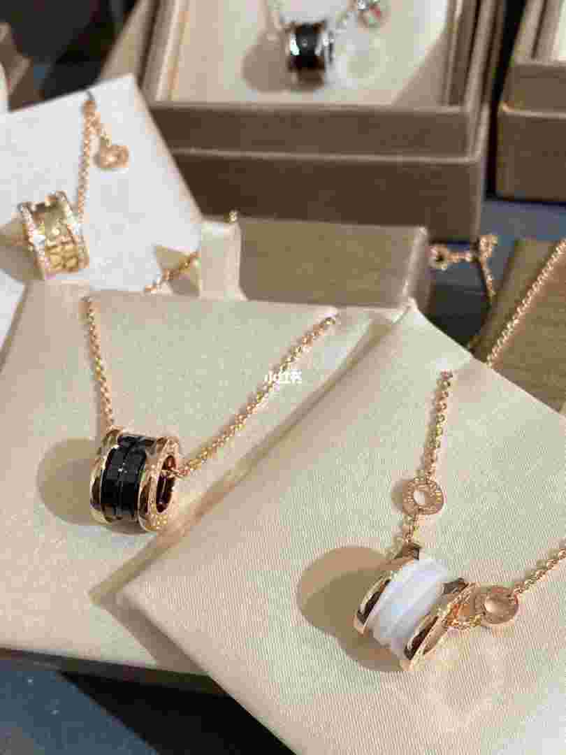 十大必买经典款项链图片十大必买经典款项链图片及价格-第1张图片-翡翠网 十大必买经典款项链图片十大必买经典款项链图片及价格-第1张图片-翡翠网