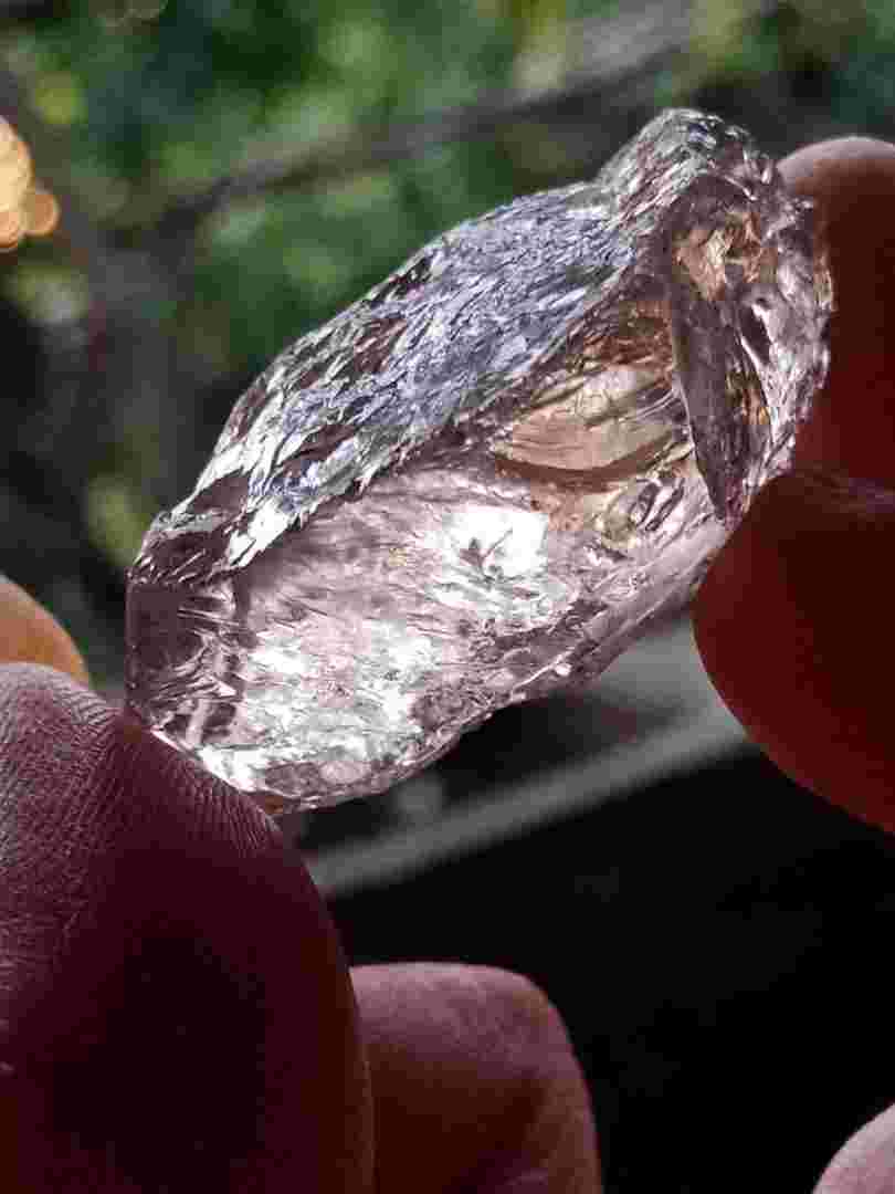 原钻石长什么样图片原钻石长什么样图片大全-第1张图片-翡翠网 原钻石长什么样图片原钻石长什么样图片大全-第1张图片-翡翠网