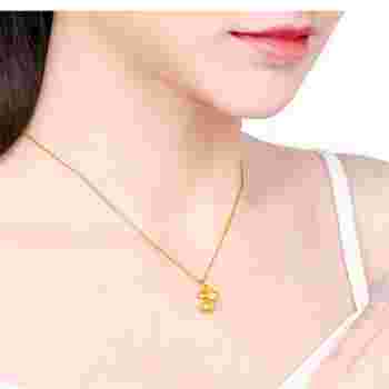 黄金项链吊坠图片女款,黄金项链佩戴图片欣赏-第1张图片-翡翠网 黄金项链吊坠图片女款,黄金项链佩戴图片欣赏-第1张图片-翡翠网