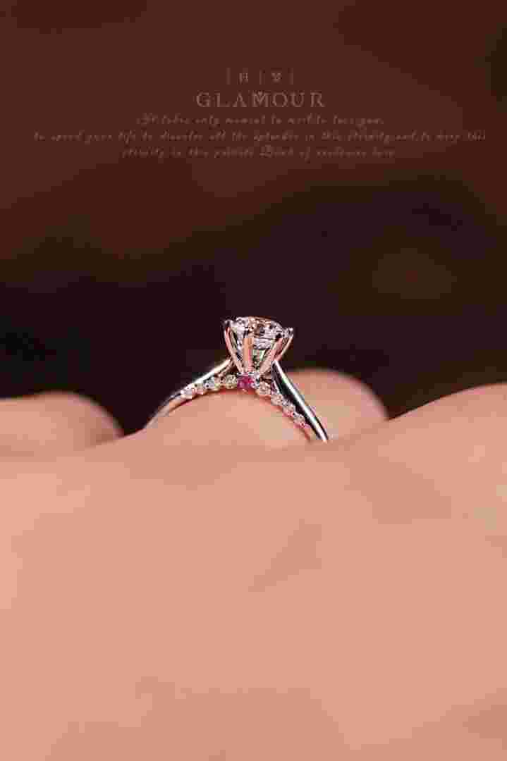 关于钻戒图片大全唯美图片欣赏的信息-第1张图片-翡翠网 关于钻戒图片大全唯美图片欣赏的信息-第1张图片-翡翠网