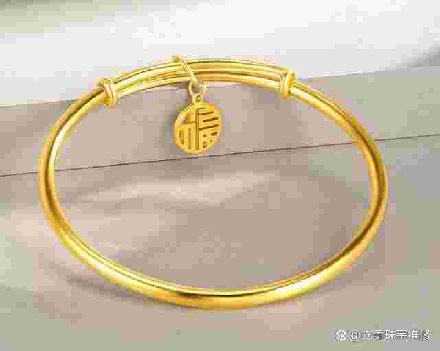 黄金手镯多少钱一克现在9999GAU黄金手镯现在多少钱一克-第2张图片-翡翠网 黄金手镯多少钱一克现在9999GAU黄金手镯现在多少钱一克-第2张图片-翡翠网
