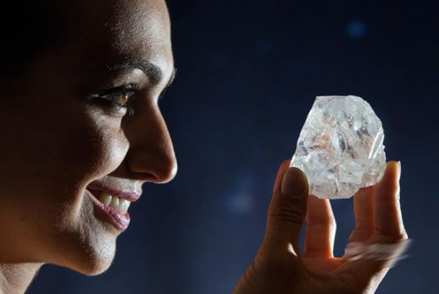 买钻石就是浪费钱,买钻石的都是傻子-第1张图片-翡翠网 买钻石就是浪费钱,买钻石的都是傻子-第1张图片-翡翠网