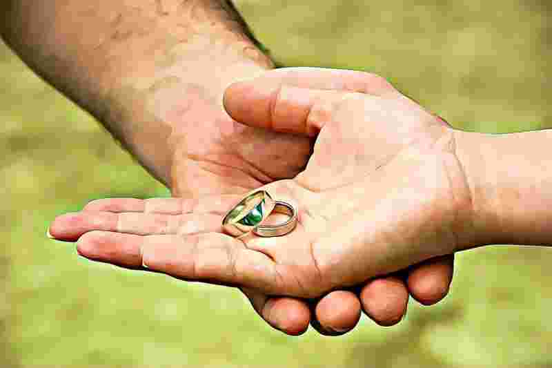 戒指的由来提醒自己戒指的由来-第1张图片-翡翠网 戒指的由来提醒自己戒指的由来-第1张图片-翡翠网