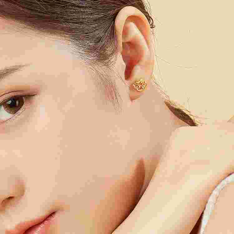 一副黄金耳钉有多少钱一副纯金耳钉大概多少钱-第1张图片-翡翠网