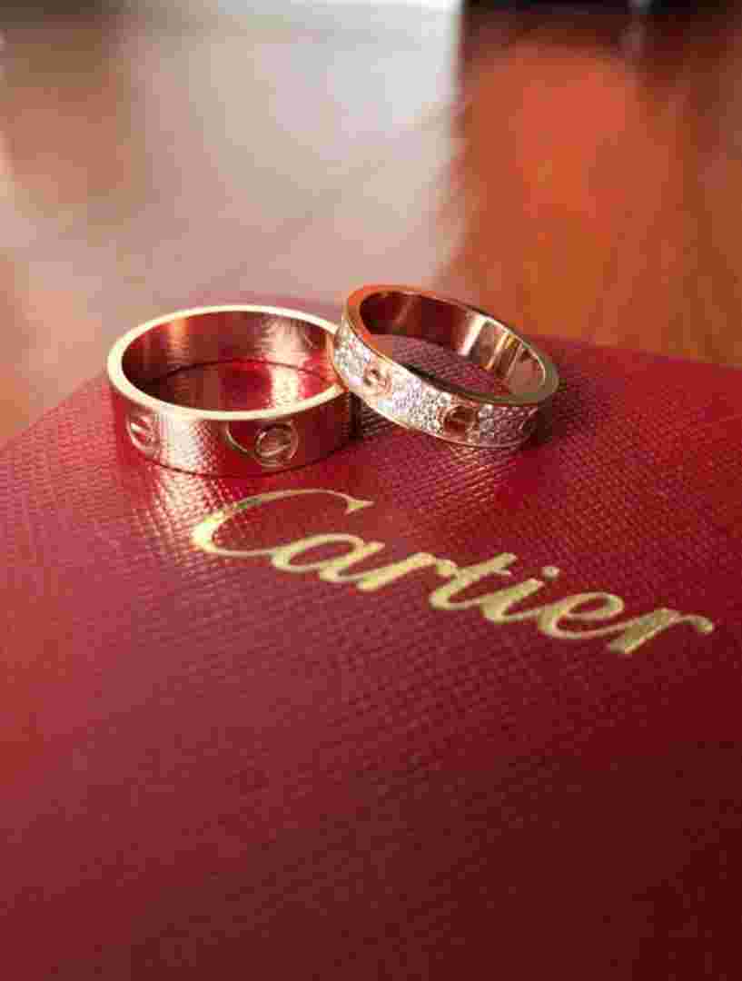 结婚对戒结婚对戒戴在哪个手指上 男女-第1张图片-翡翠网 结婚对戒结婚对戒戴在哪个手指上 男女-第1张图片-翡翠网